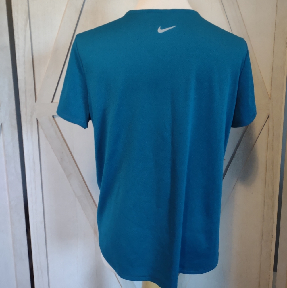 Nike Teal Short Sleeve Women’s Tee with White Logo - Picture 10 of 13